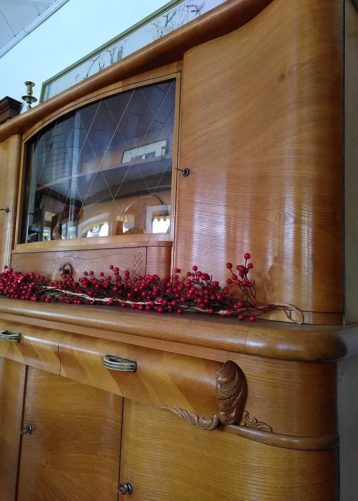 Antikes großes Küchenbuffett