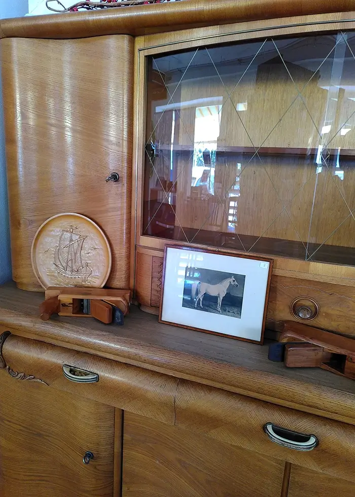 Antikes großes Küchenbuffett