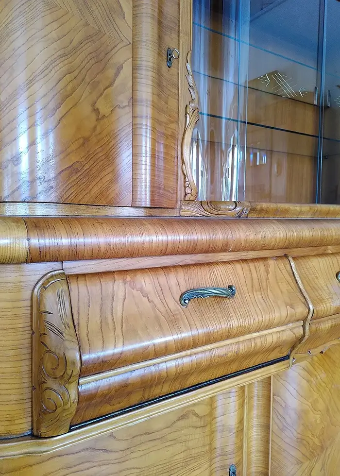 Antikes großes Küchenbuffett